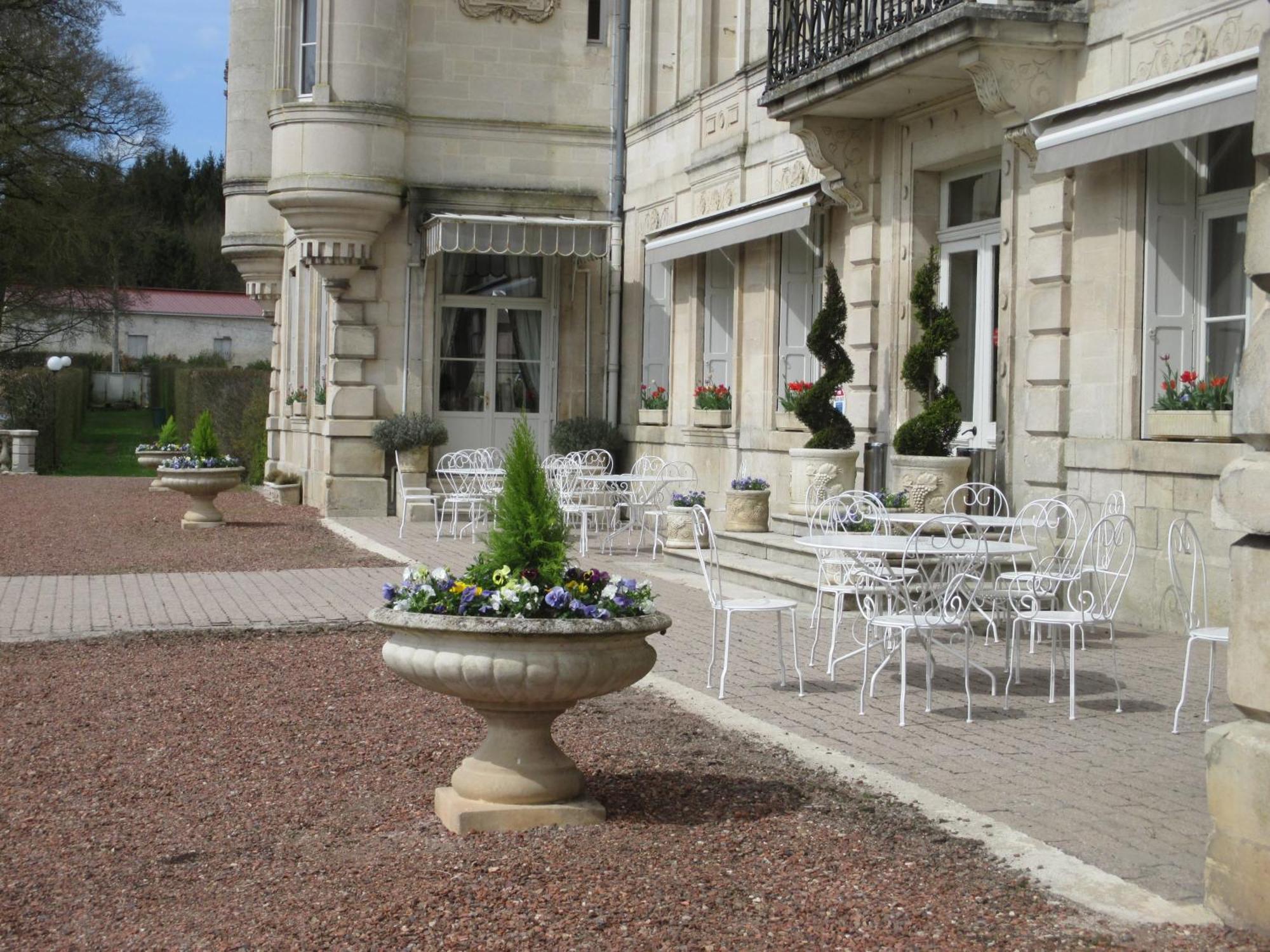 Chateau Des Monthairons Hotel Restaurant Gastromaison Spa Privatif Les Monthairons Екстериор снимка
