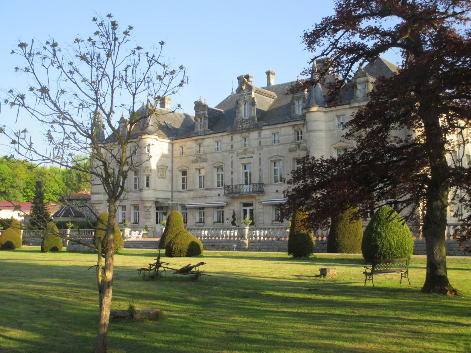 Chateau Des Monthairons Hotel Restaurant Gastromaison Spa Privatif Les Monthairons Екстериор снимка